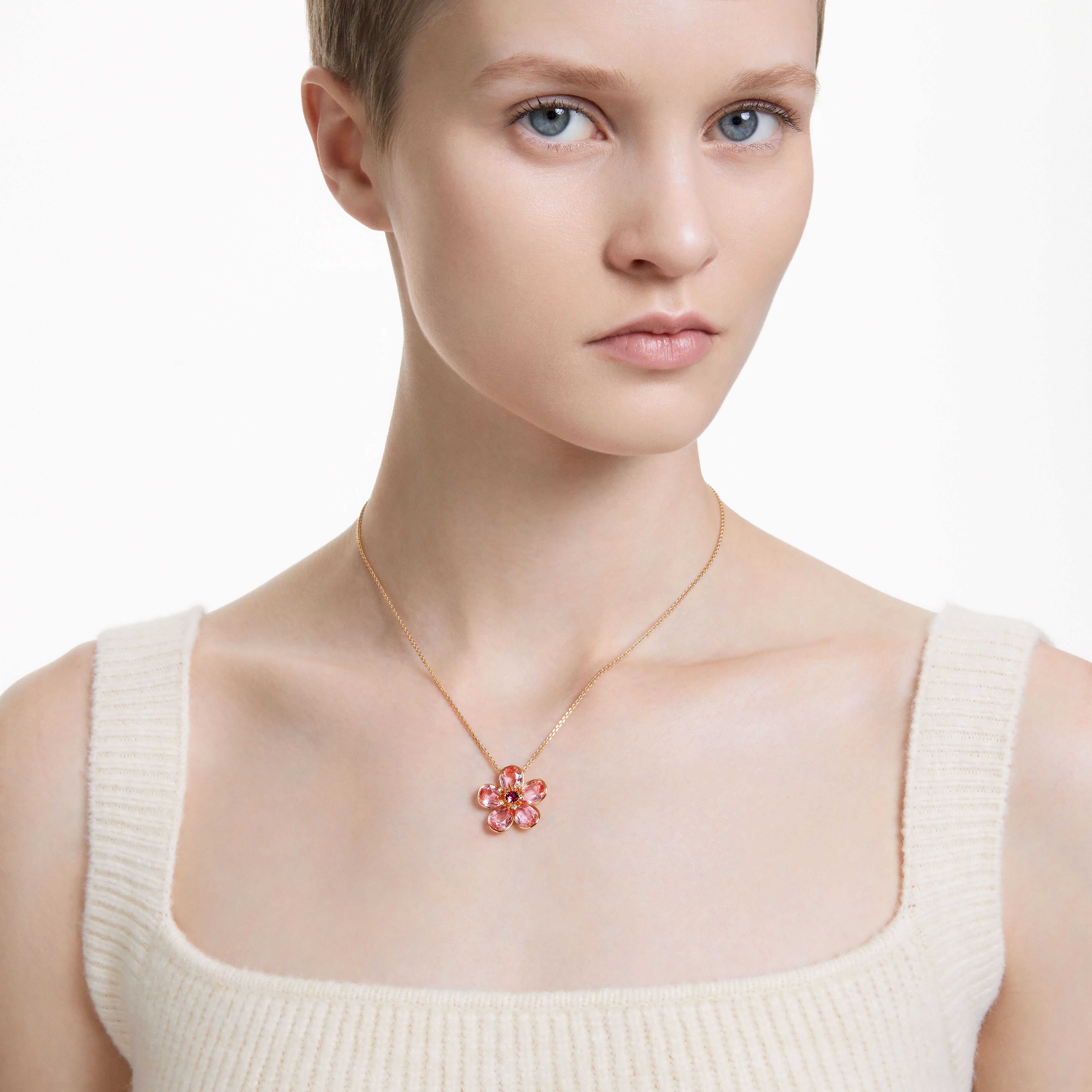 Swarovski flower pendant outlet