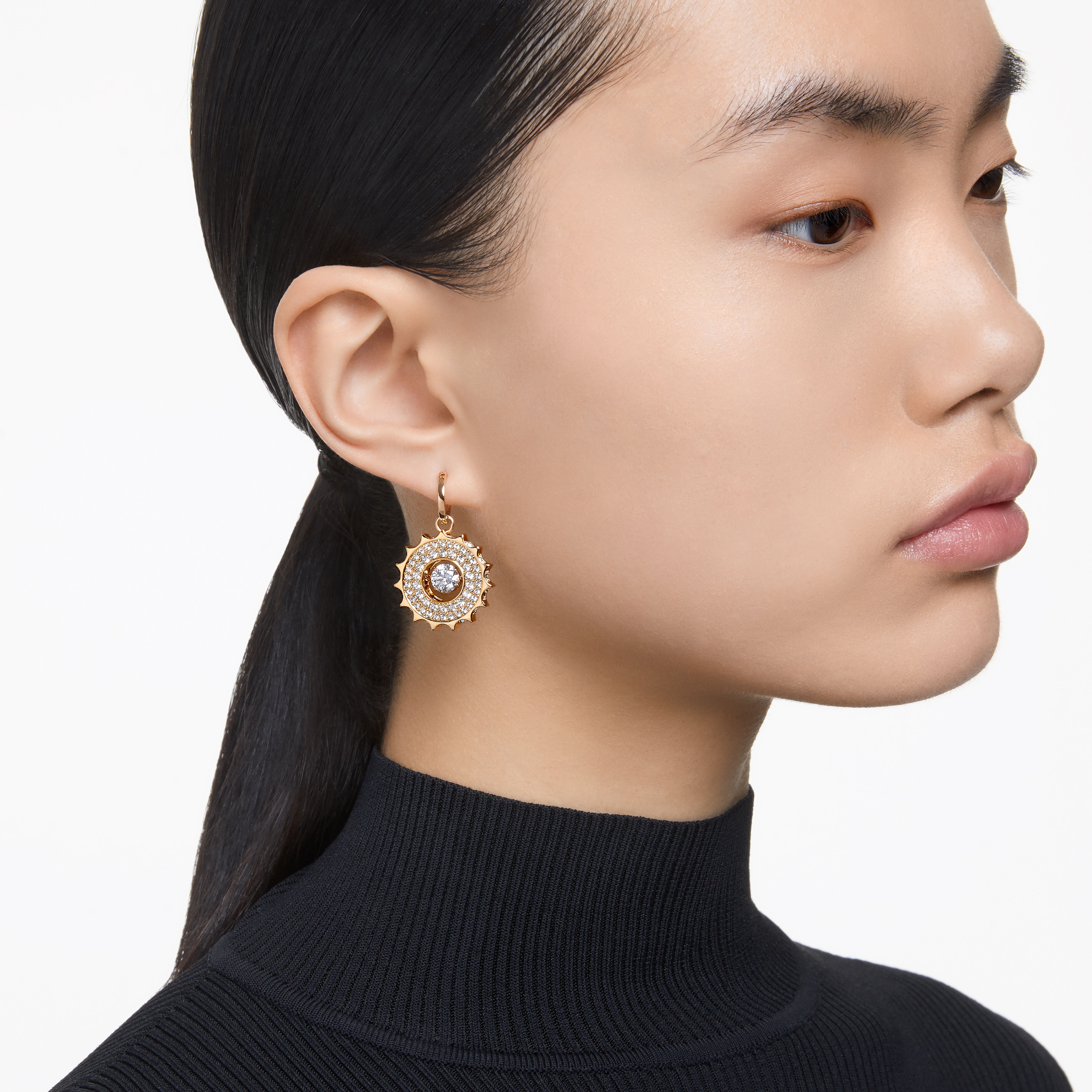 Gold earrings round shop