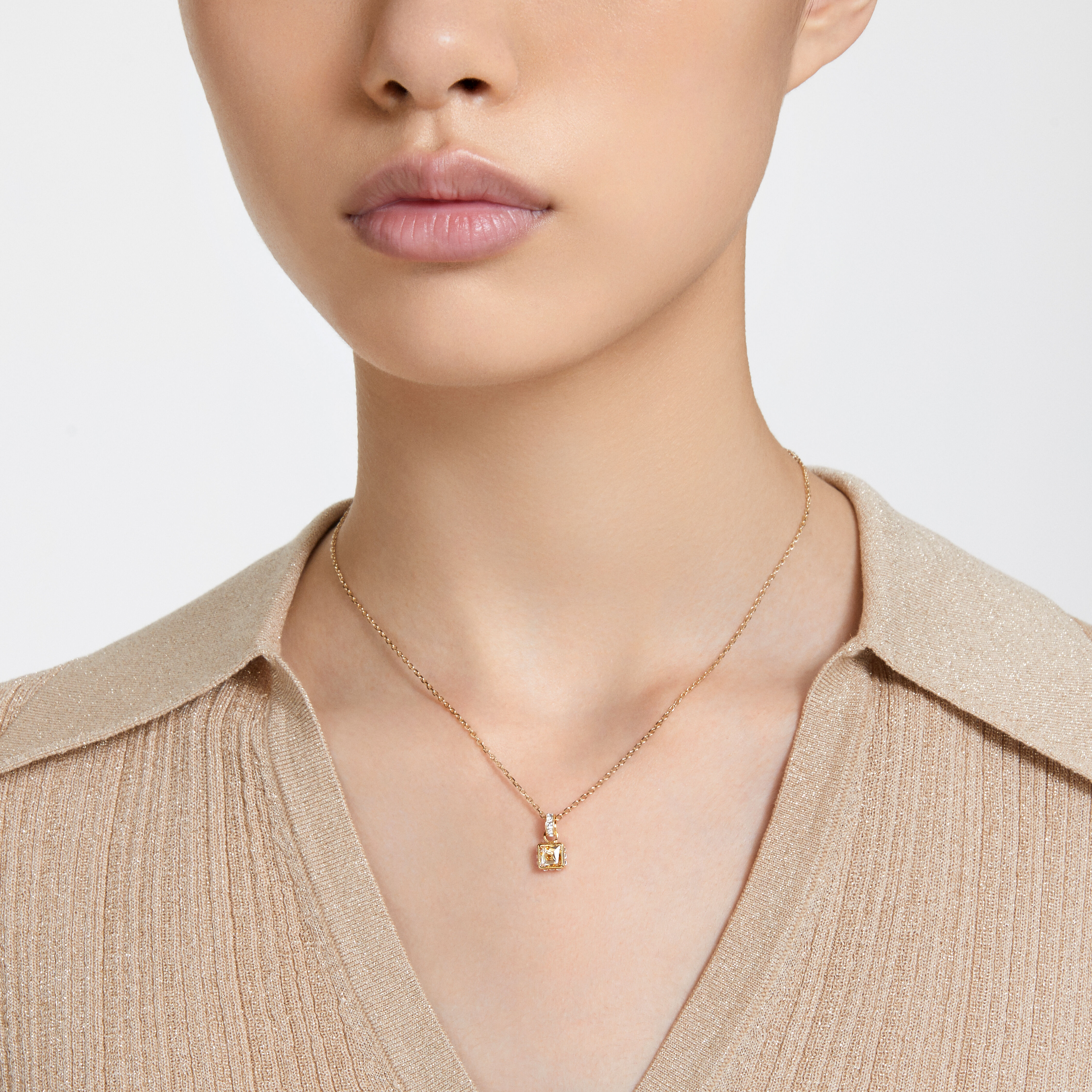 Stilla pendant Square cut Yellow Gold tone plated