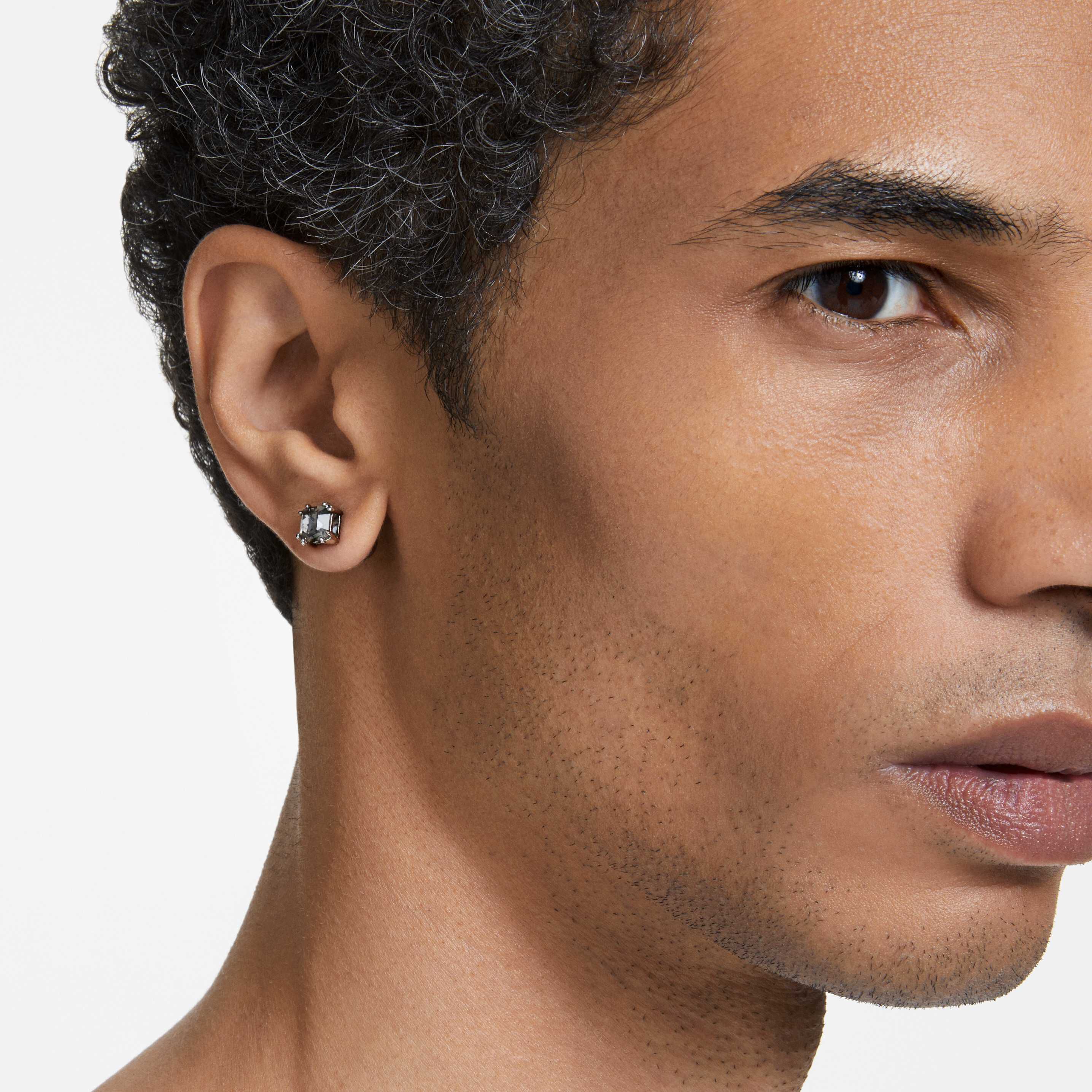 swarovski millenia stud earrings  black  ruthenium plated