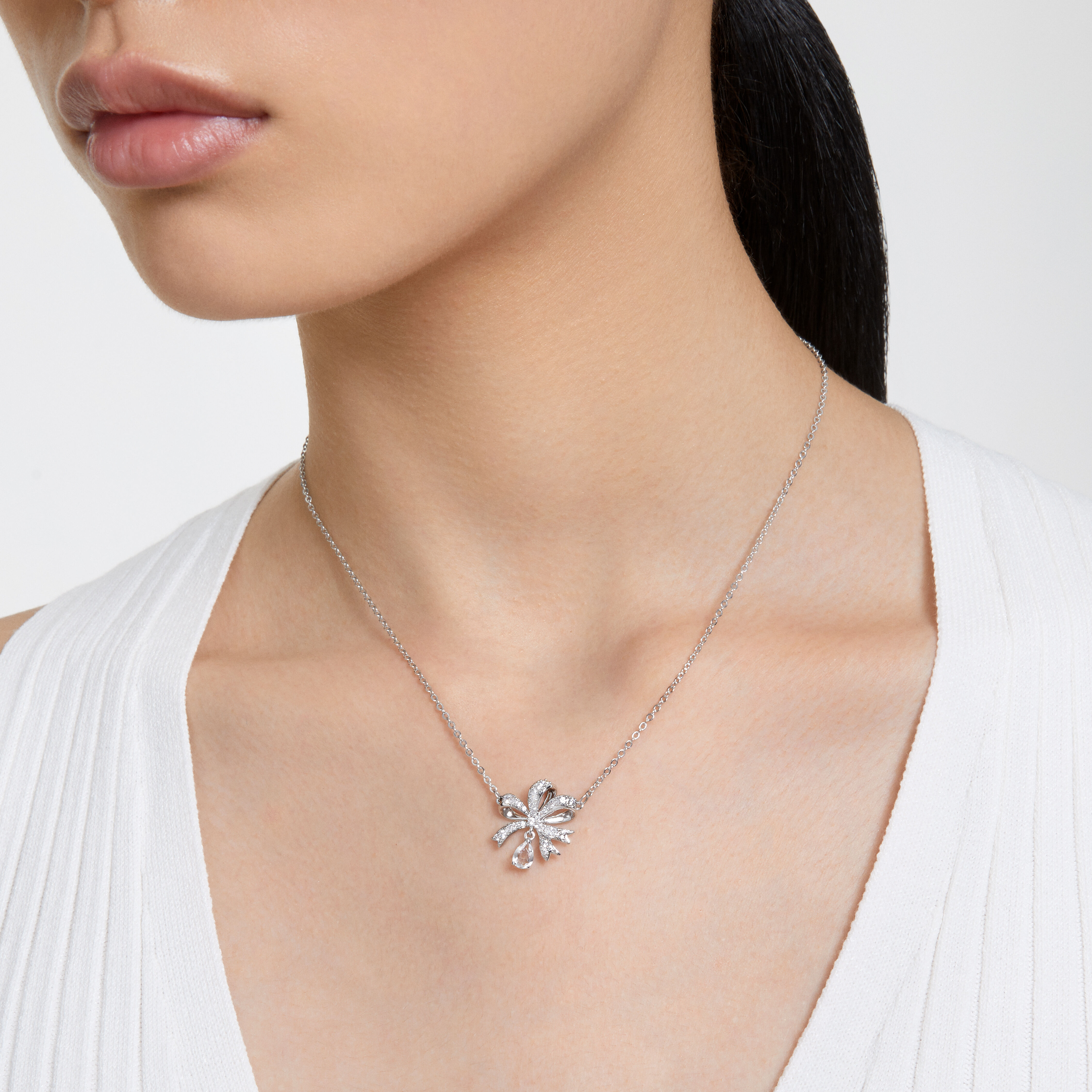 Swarovski nice necklace white hot sale rhodium plated