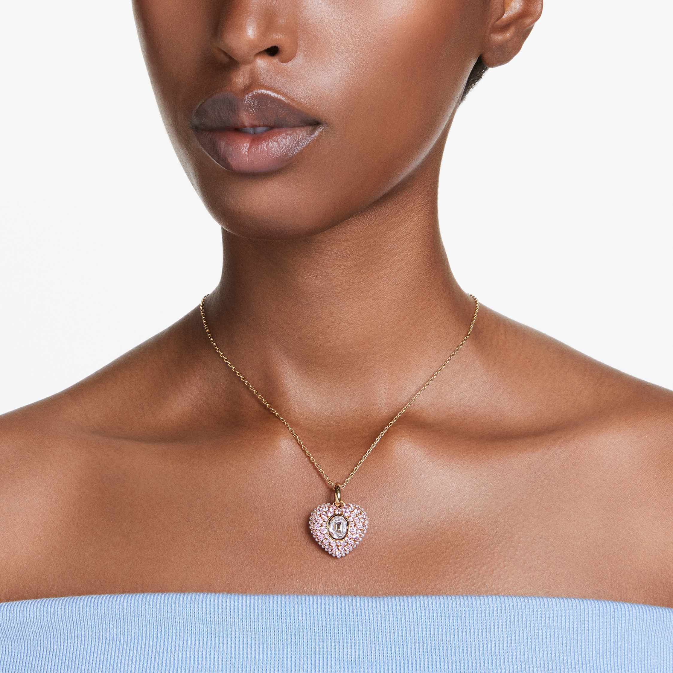 Discounted swarovski jewelry store