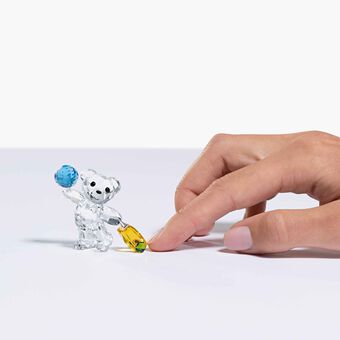 swarovski kris bear i travel the world