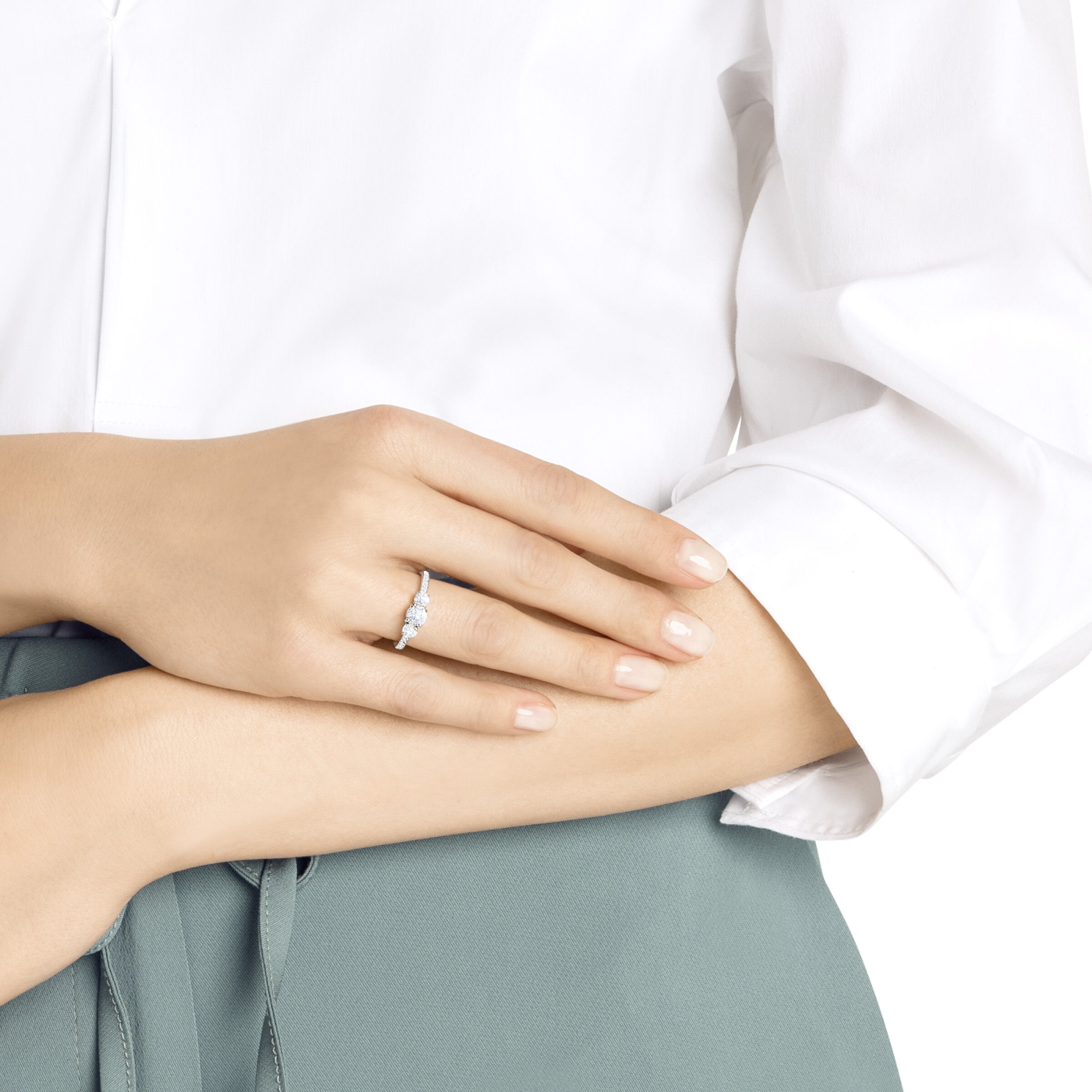 Attract Trilogy Round Ring White Rhodium Plating